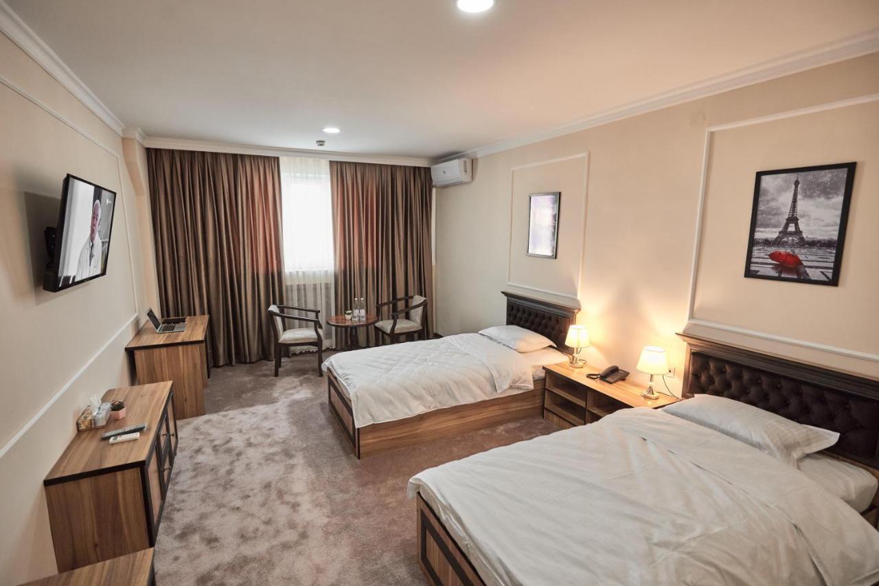 Bal Tabassum Hotel Toshloq Exterior photo